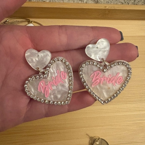 Red Dress Boutique Bridal Heart Drop Earrings Pink Rhinestone Wedding - Picture 2 of 3